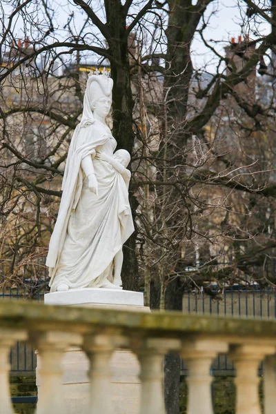 Estátua de Margaret de Anjou no Jardin du Luxembourg, Paris , — Fotografia de Stock