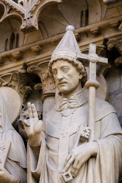 Statue of Pope Sylvester at Notre Dame, Paris — Stock Photo, Image
