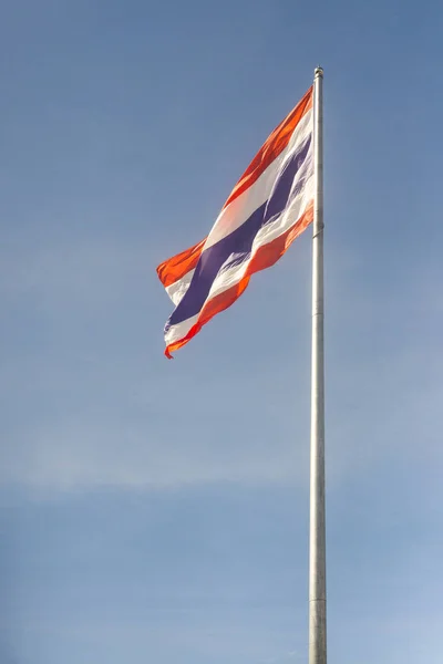 Bandiera Tailandese Sul Cielo Blu — Foto Stock