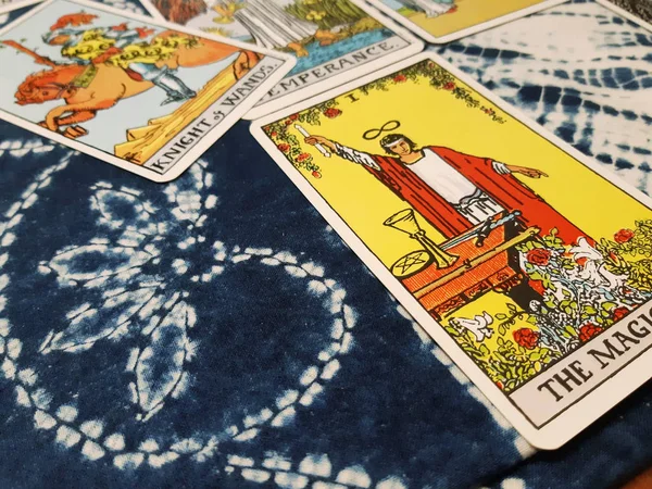 Prowincja Chainat Tajlandia Lipca 2018 Ilustracyjnych Redakcji Tarot Karty Magik — Zdjęcie stockowe