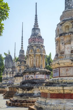 Antik Pagoda dini yerde