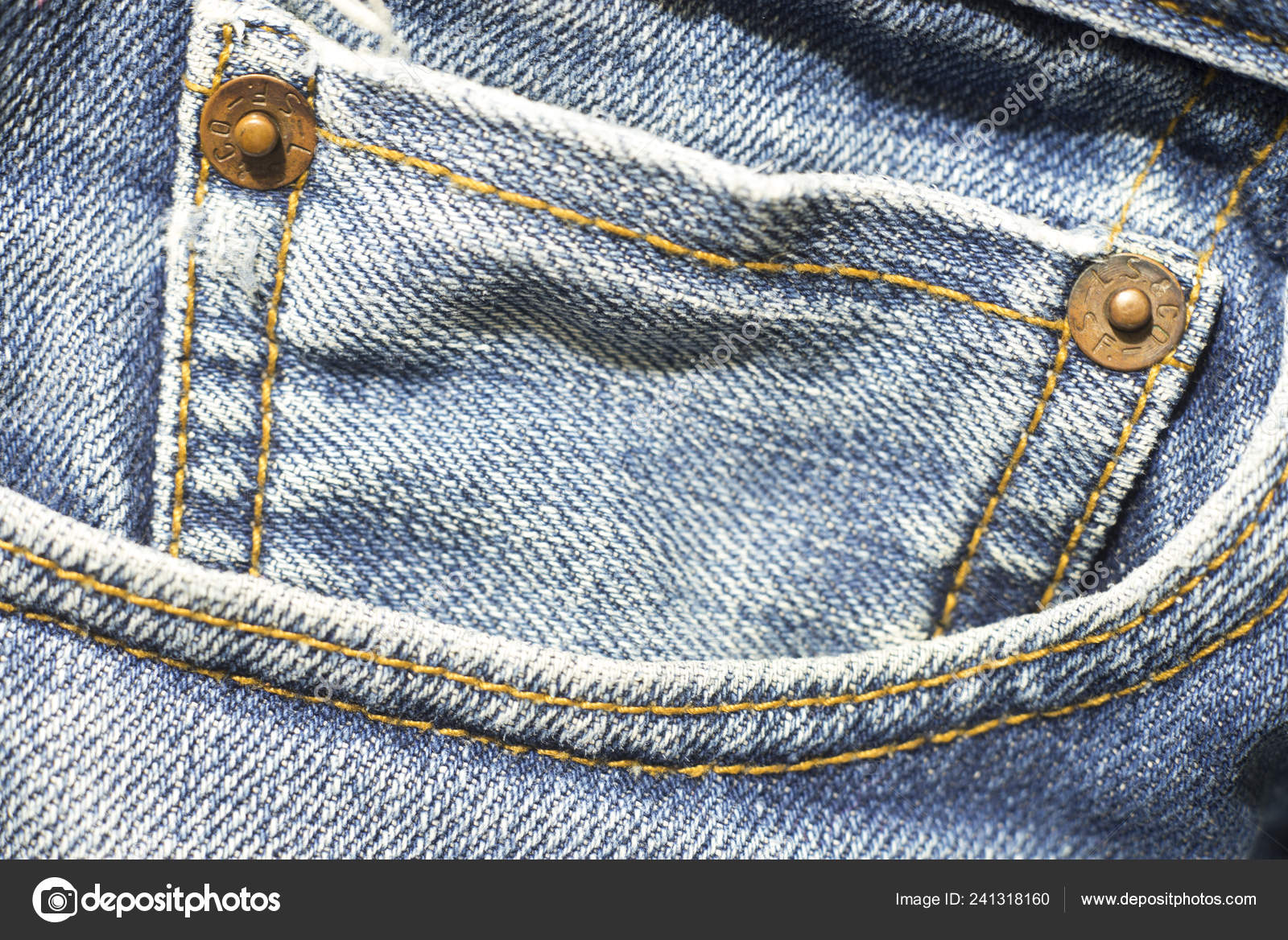 levis red tag