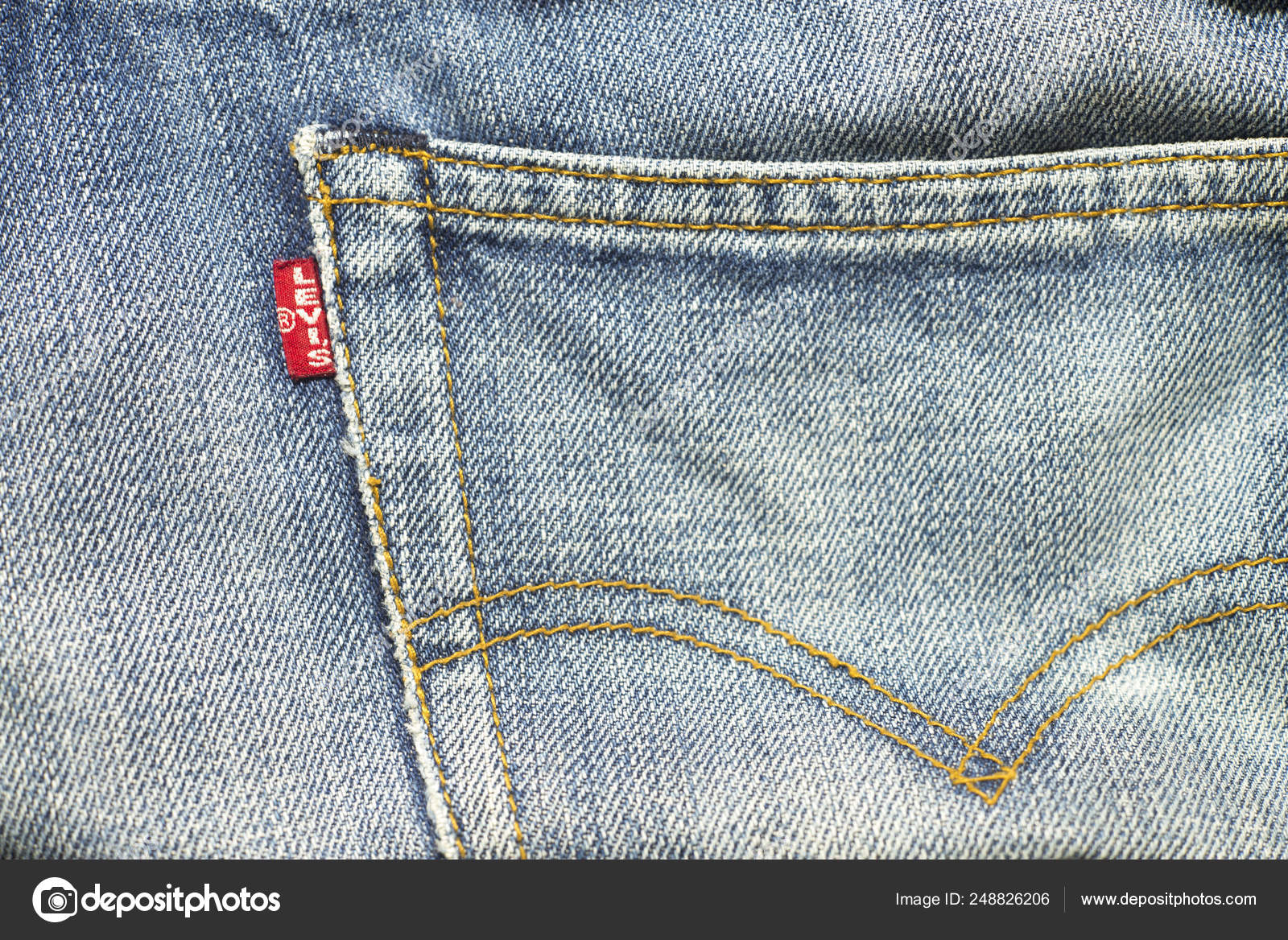levis red tag