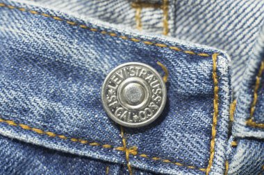 Chainat Eyaleti, Tayland, 30 Ocak 2019. açıklayıcı editoria detay levi's kırmızı etiketinin levi's kot üzerinde. Levi Strauss bir ünlü Amerikalı giyim firmasıdır