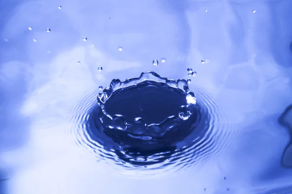Druppel Water Blauwe Waterdruppel Water Splash Close — Stockfoto