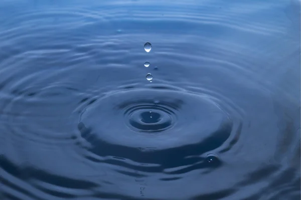 Wassertropfen Blauer Wassertropfen Wasserspritzer Aus Nächster Nähe — Stockfoto