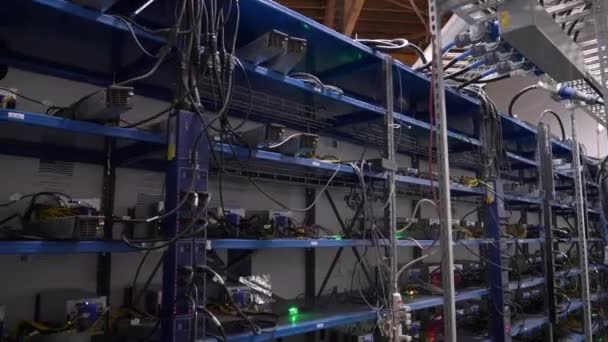 Sala Servidores Granja Bitcoin Minería Criptomonedas Tecnología Blockchain Cables Conectores — Vídeos de Stock