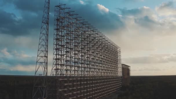 Radarstation Duga nära kärnkraftverket i Tjernobyl. Exklusionszon. Sovjetunionen. Flygbild. — Stockvideo