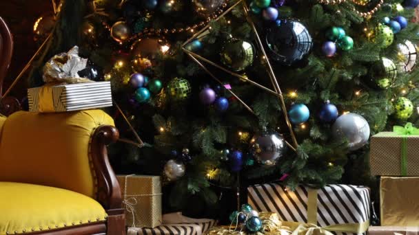 Navidad y año nuevo decoración de interiores — Vídeo de stock