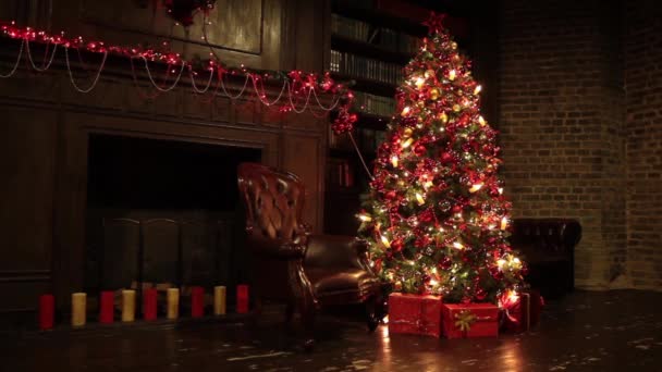 Новогоднее украшение деревьев — стоковое видео