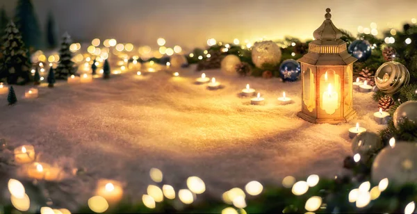 Decoración Navideña Cálida Luz Con Linterna Luces Ramas Abeto Adornos — Foto de Stock