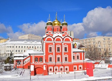 Katedral 17 yüzyılda keşfedildi Znamessky Manastırı bir parçasıydı. 1923 yılında Manastır kapalıydı. 1972 yılında, Znamensky Katedrali yeniden inşa edildi. 1992 yılından bu yana, ilahi hizmeti başladı. Moskova, Rusya, Şubat 2018.