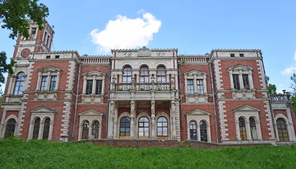 Dashkovs の不動産の宮殿は 世紀の第 半分の建築家ヴァシーリー バジェノフによって建てられました この建物は折衷主義のスタイルで ロシア モスクワ地方 2018年 — ストック写真