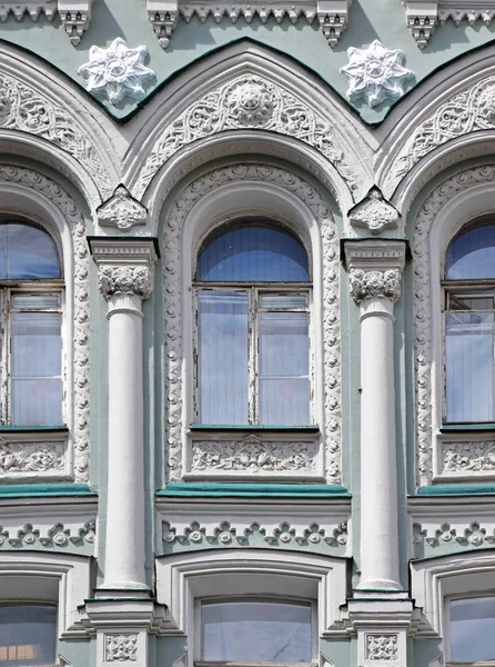 삼위일체 수도원의 아파트의 조각된 그것은 건축가 Skomoroshenko의 프로젝트에 따르면 러시아 — 스톡 사진