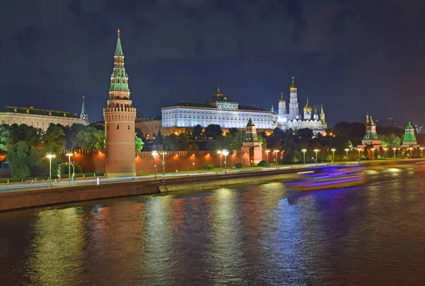 モスクワ クレムリン モスクワの中心部で最も古いその要塞は 1156 年に設立されました ロシアの大統領の官邸 2018年 月ロシア モスクワ — ストック写真
