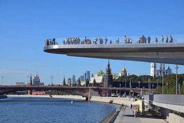 Zaryadie peyzaj 2014-2017 yılında New York mimari firma Diller Scofidio Renfro tarafından liderliğindeki konsorsiyum proje tarafından inşa edilmiştir. Rusya, Moskova, Eylül 2018