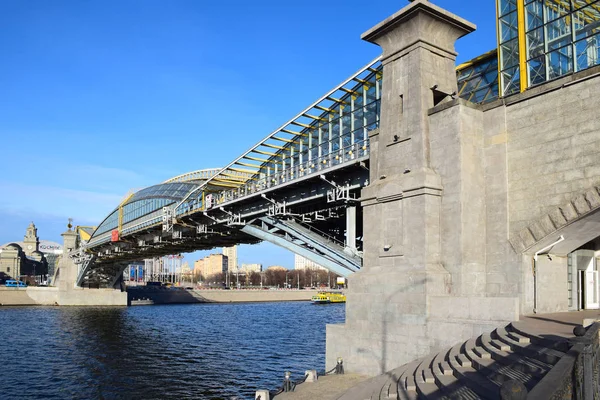 ボグダン フメリニツキー橋は 1907 年に建てられました 2001 年に再建され歩道橋に変換されます ロシア モスクワ 2018 — ストック写真
