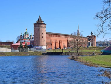Kolomna Kremlin 1525-1531 yılında Çar Vasily III emriyle inşa edilmiştir. Rusya, Kolomna, Nisan 2019.
