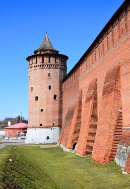 Kolomna Kremlin 1525-1531 yılında Çar Vasily III emriyle inşa edilmiştir. Rusya, Kolomna, Nisan 2019.