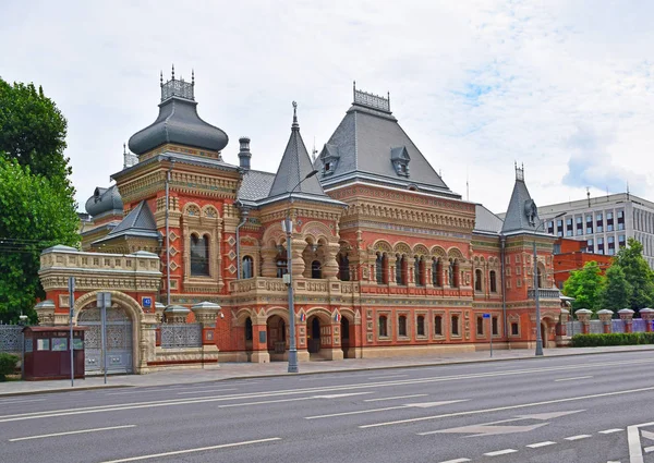 Tüccar Nikolai Igumnov'un evi 1895 yılında mimar Nikolai Pozdeev tarafından yaptırıldı. Sözde Rus tarzında yapılmıştır. Rusya, Moskova, Haziran 2019.