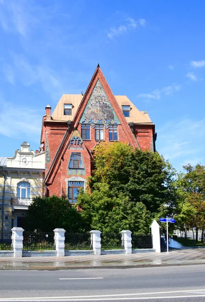 Pertsov'un apartmanı 1907 yılında inşa edilmiştir. Sanatçı Sergey Malyutin'in projesinin yazarı, mimar Nikolai Zhukov. Rusya Moskova, Ağustos 2019