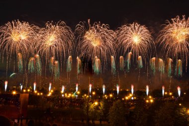 Moskova'da havai fişek festivali 2019. Takımın performansı 