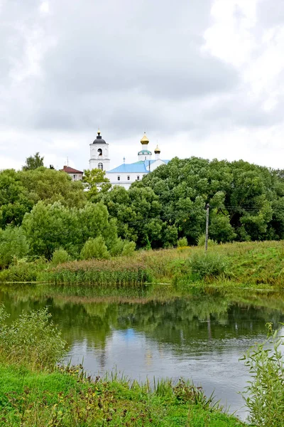 Suzdal'daki Vasilievsky manastırı XIII. Suzdal, Rusya, Ağustos 2019.