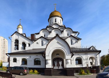 Alexander Nevsky 'nin tapınağı 2016 yılında inşa edildi. Kiliselerin mimarı Andrey Anisimov kilise kompleksi projesiyle meşguldü. Rusya, Moskova, Ekim 2019