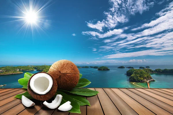 Plakat Mit Frischen Kokosnüssen Öffnen — Stockfoto