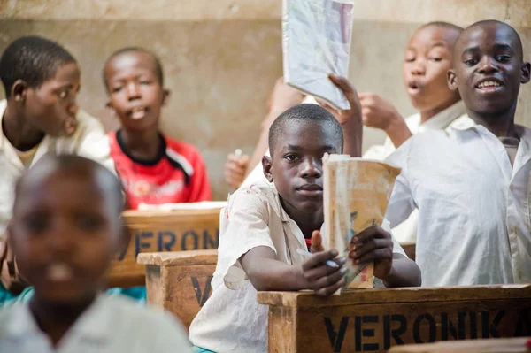 Kenia. Mombasa. 25 januari 2012 Afrikaanse studenten. School. — Stockfoto