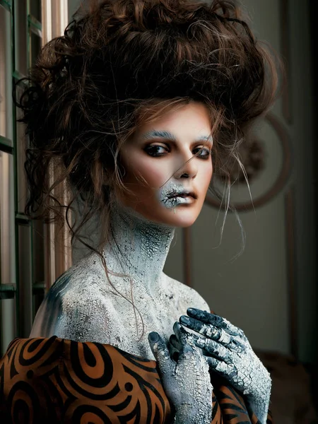 Portret Model Mody Fryzurę Farby Ciało — Zdjęcie stockowe