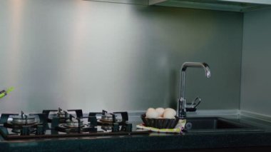  Modern mutfağın içi.