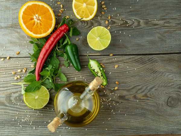 Olie Glazen Pot Met Diverse Citrusvruchten Peper — Stockfoto