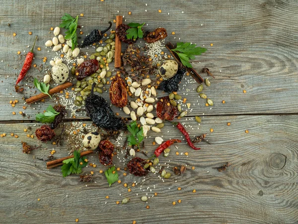 Kacang Biji Labu Peterseli Telur Puyuh Dan Rempah Rempah Pemandangan — Stok Foto