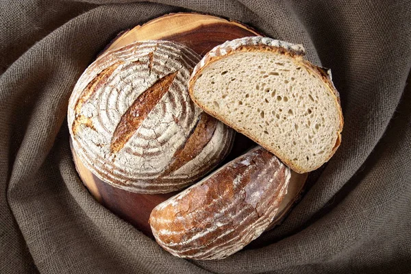 Tři žitný chléb skládaný dohromady — Stock fotografie