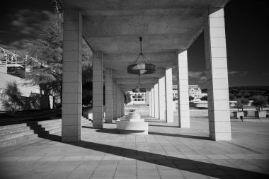 Siyah ve beyaz kızılötesi fotoğraf, İspanya, Barcelona, Plaza Avrupa