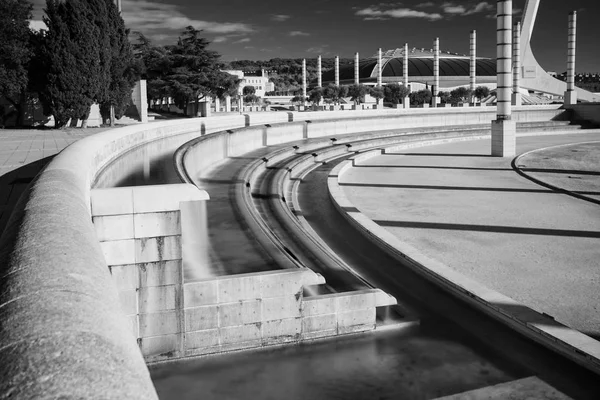 Fotos de infrarrojos en blanco y negro, España, Barcelona, Plaza Europa —  Fotos de Stock