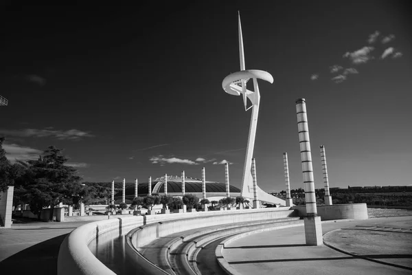 Fotos de infrarrojos en blanco y negro, España, Barcelona, Plaza Europa —  Fotos de Stock