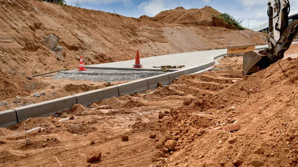 Rénovation de la zone de promenade dans le parc de la ville — Photo