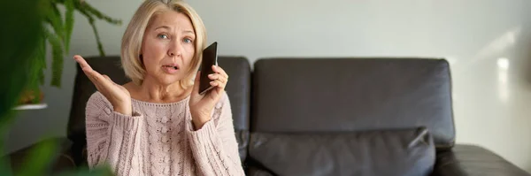 Mature Woman Phone Call Sitting Sofa Living Room House — Stock Photo, Image