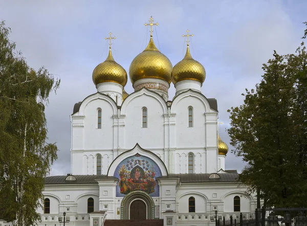 Yaroslavl Varsayım Katedrali Veya Uspensky Sobor Onun Histor Sırasında Birkaç — Stok fotoğraf