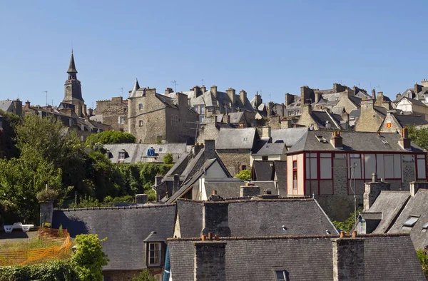 Dinan Medeltida Stad Med Korsvirkeshus Och Gamla Antika Vägg — Stockfoto