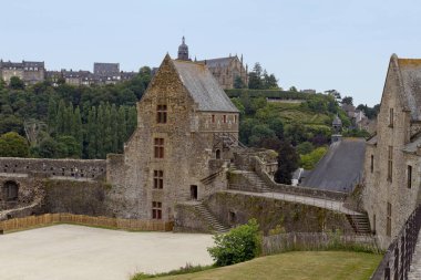 Chateau de Fougeres Europ en büyük Ortaçağ kale biridir