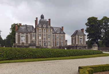 Chateau de Balleroy Fransız hükümeti tarafından tarihi bir anıt kayıtlıdır