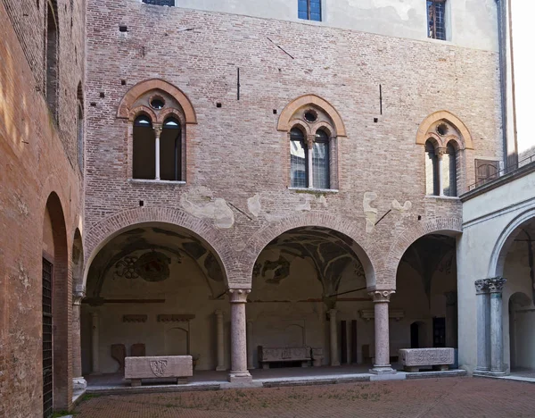 Hercegi palota udvara Mantova — Stock Fotó
