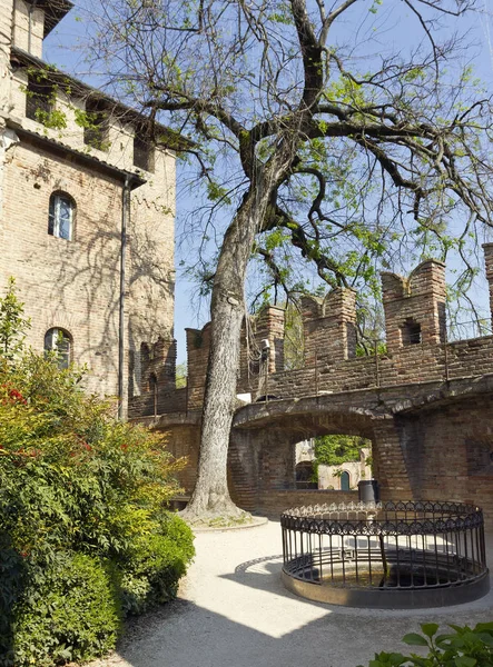 Fontanellato Rocca Sanvitale Flora Bahçesi — Stok fotoğraf