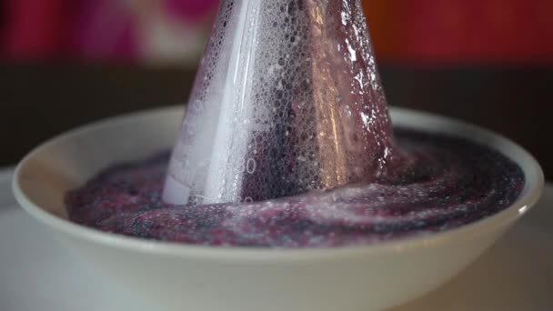 Glass Chemistry Beaker Bubbling Kids Purple Foam Volcano Science Experiment — Stock Video