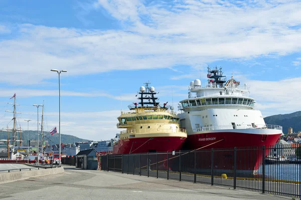 挪威卑尔根 2018年7月15日 Eldborg Skandi 卑尔根近海拖船 补给船停泊在卑尔根港 — 图库照片