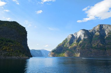 Nefes kesen Norveç Aurlandsfjord ve Naeroyfjord - fiyort Unesco koruma - Flam Gudvangen için Norveç üzerinde kısaca Tur cruise. 