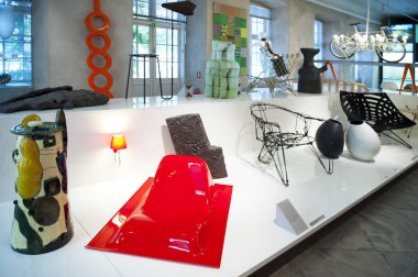 Kopenhag, Danimarka - 2 Temmuz 2014: Kopenhag'daki The Designmuseum Danmark'ın pernament sergisi. Müze eski Frederiks Hastanesi'nde yer almaktadır.